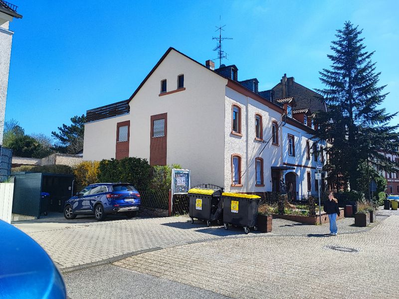 GIBB: "3-Familien-Haus mit separatem Werkstattgebäude und weiteren Perspektiven"